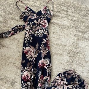 Maxi floral dress. Size small, only worn once!